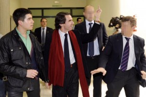 Aznar salutes the students of Oviedo